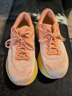 Hoka Bondi 8's